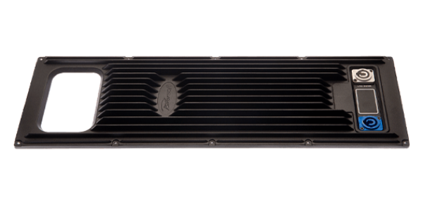 Heatsink Large: piastra nera alettata con un'apertura rettangolare e due connettori di alimentazione