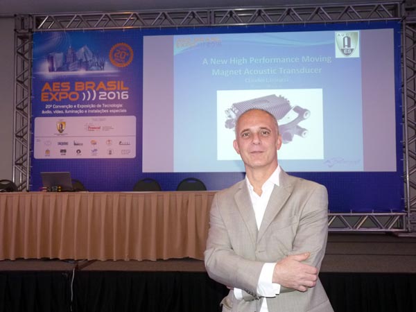 Claudio Lastrucci at AES Brasil Expo 2016, in front of the opening slide of his M-Force conference