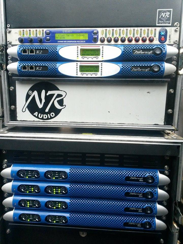 NR Audio rack with a Klark Teknik DN9848 processor, two Powersoft K2 and four M50Q amplifiers