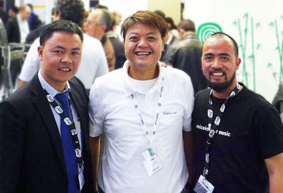 Arthur Soh of Powersoft (center) with Le Manh Thang and Tran Nhu Noi of Pro AVL